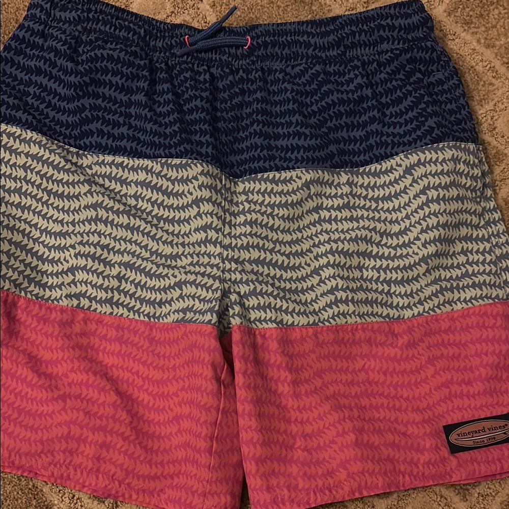 Vineyard Vines Men’s Tricolor Wave Print Swim Trunks - Navy/Gray/Pink